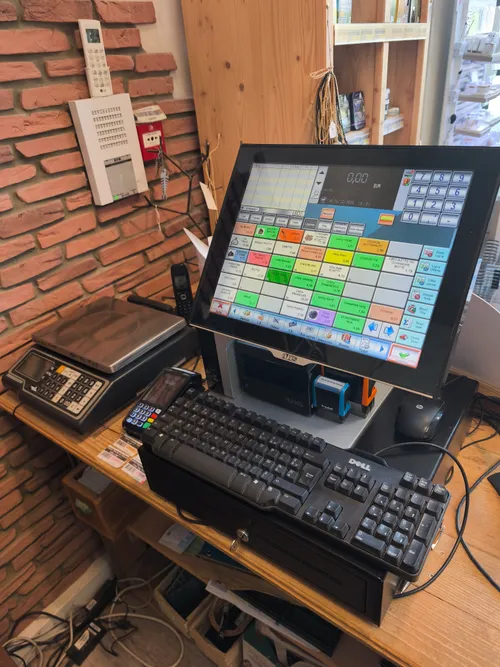 Photo montrant le poste de caisse LEO2 — De la terre au panier, Phalsbourg