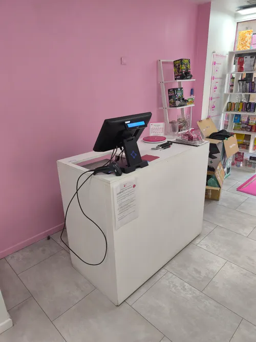 Poste vue client sur la caisse tactile LEO2 — Confiserie Happy Cure, Metz (57)