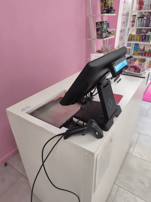 Poste LEO2 vue sur le côté — Happy Cure, Metz