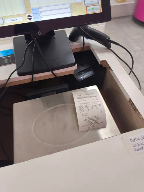 Imprimante caisse et balance connectée avec un ticket caisse — Metz (57)